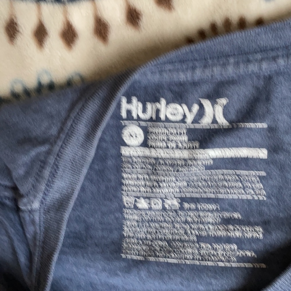 Hurley tee - Picture 3 of 3